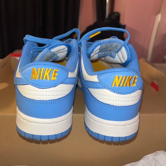 Women’s Dunks Low ‘Coast’ - Picture 5 of 7